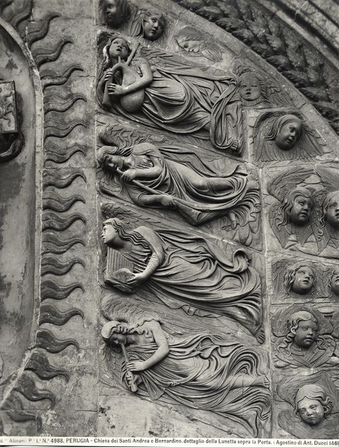 Alinari, Fratelli — Perugia - Chiesa dei Santi Andrea e Bernardino, dettaglio della Lunetta sopra la Porta. (Agostino di Ant. Ducci 1461) — particolare